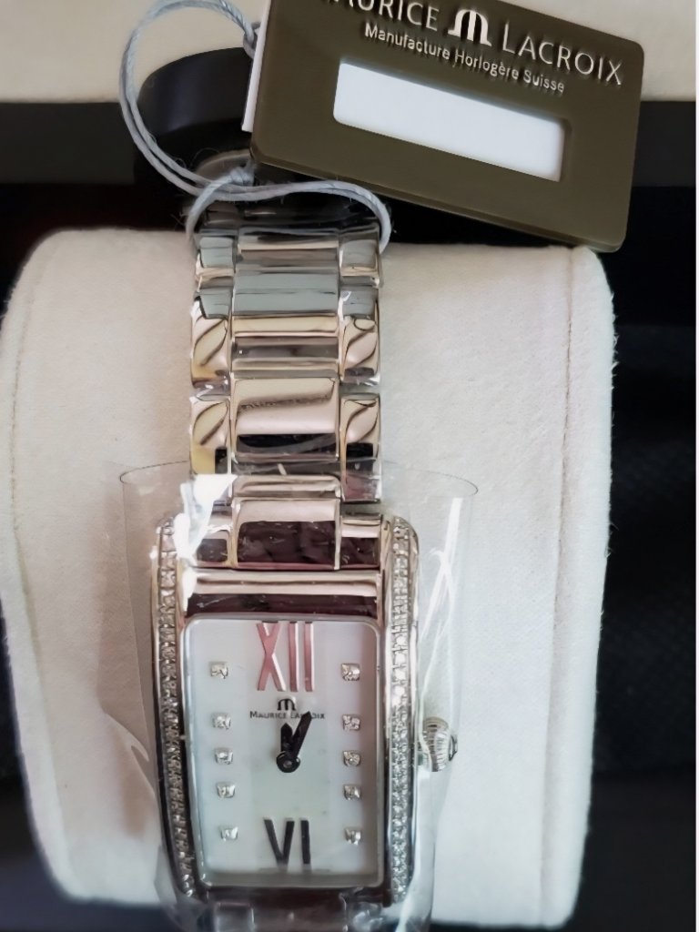 Designer Watch With Dimonds. — image 2 of 5